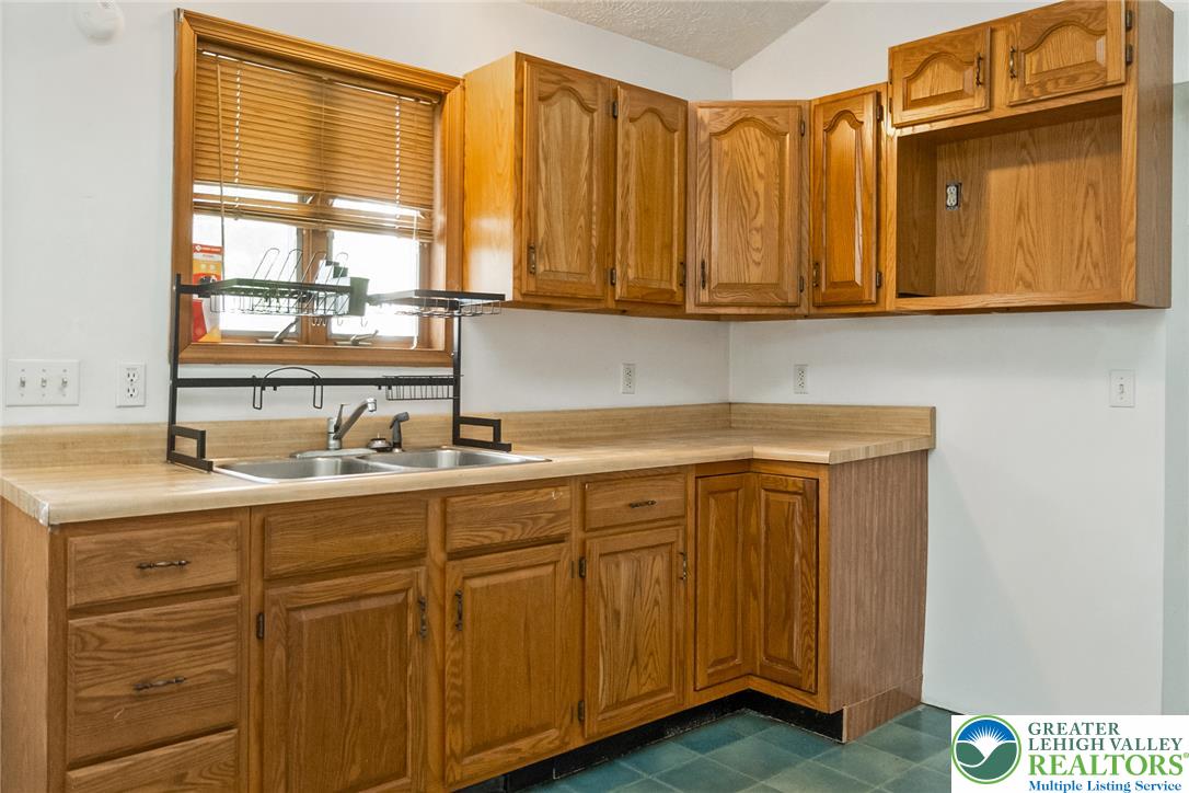 55 Dewey Street Property Photo 18