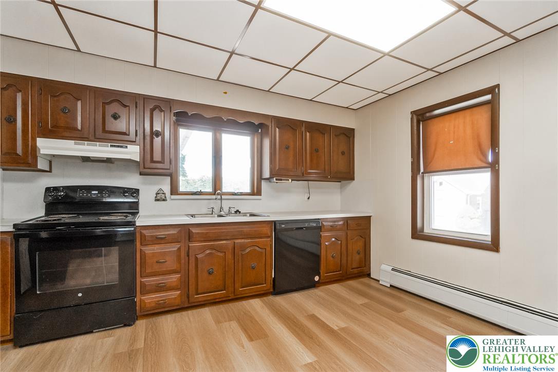 55 Dewey Street Property Photo 28