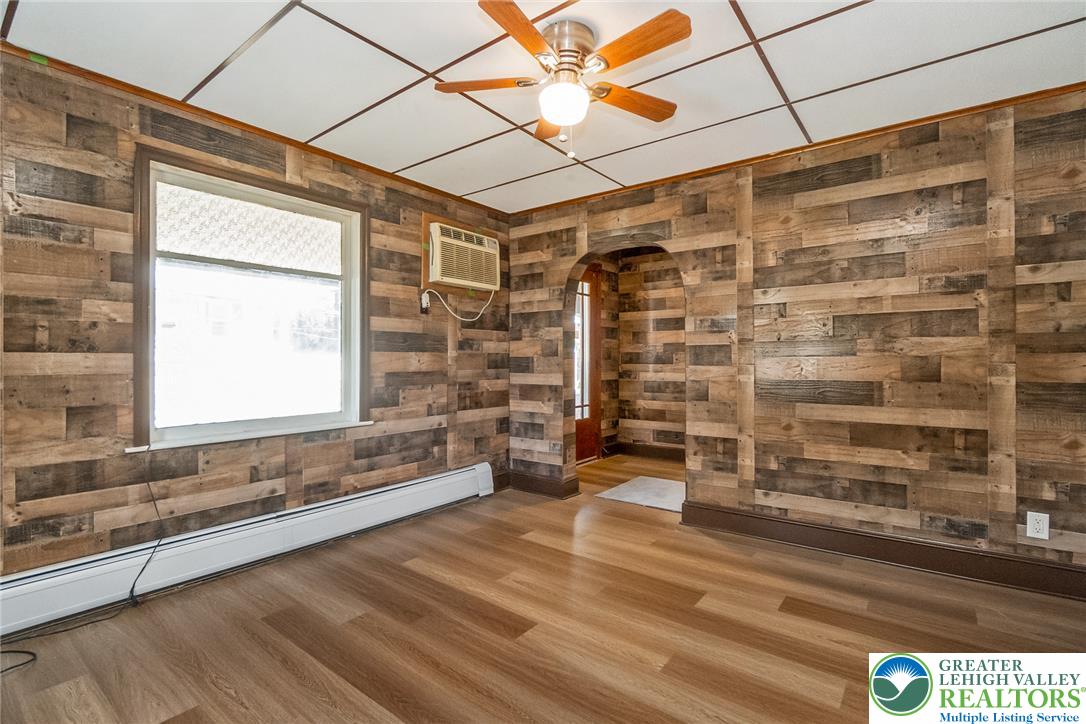55 Dewey Street Property Photo 31