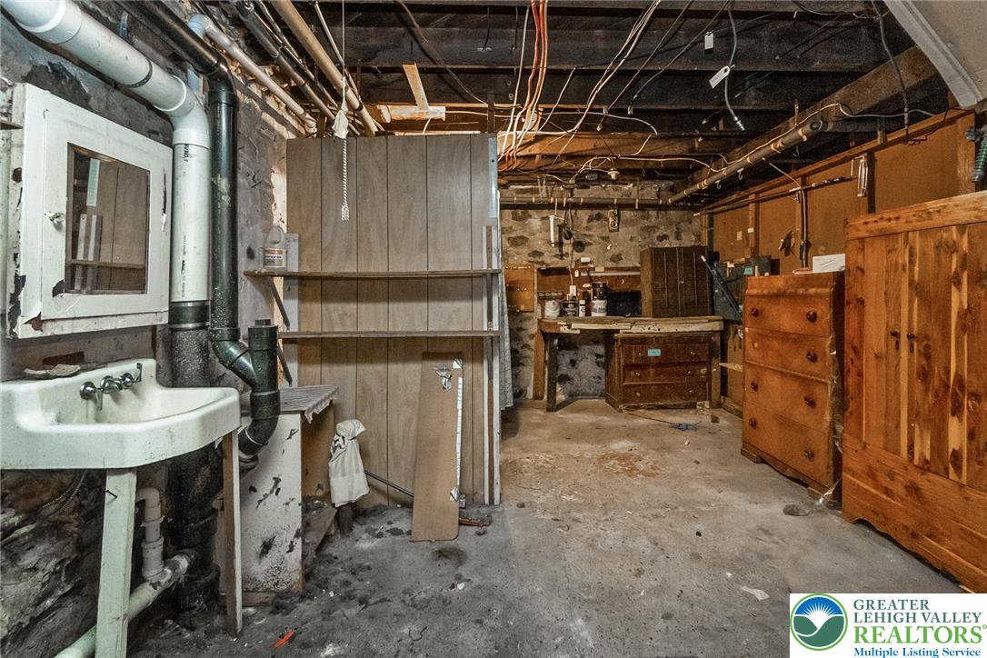 55 Dewey Street Property Photo 58