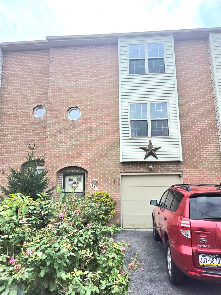 348 Moty Drive Property Photo 1