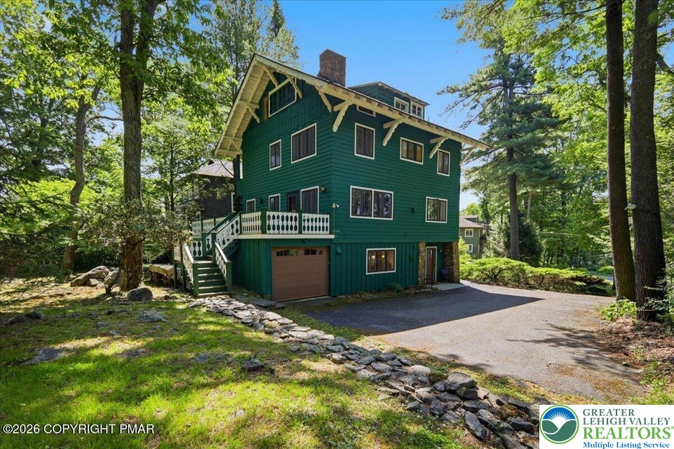 119 Falls Drive Property Photo 3
