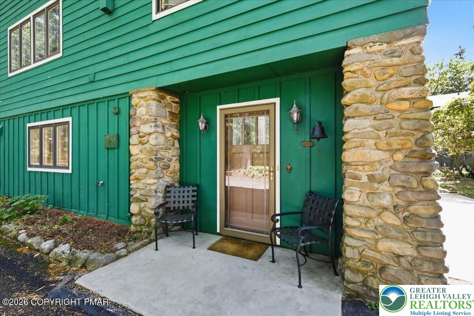 119 Falls Drive Property Photo 7