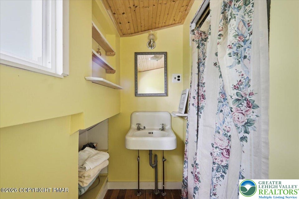 119 Falls Drive Property Photo 48