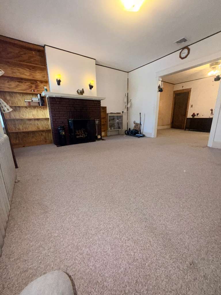 324 East Union Blvd Property Photo 4