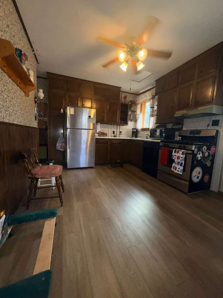 324 East Union Blvd Property Photo 6