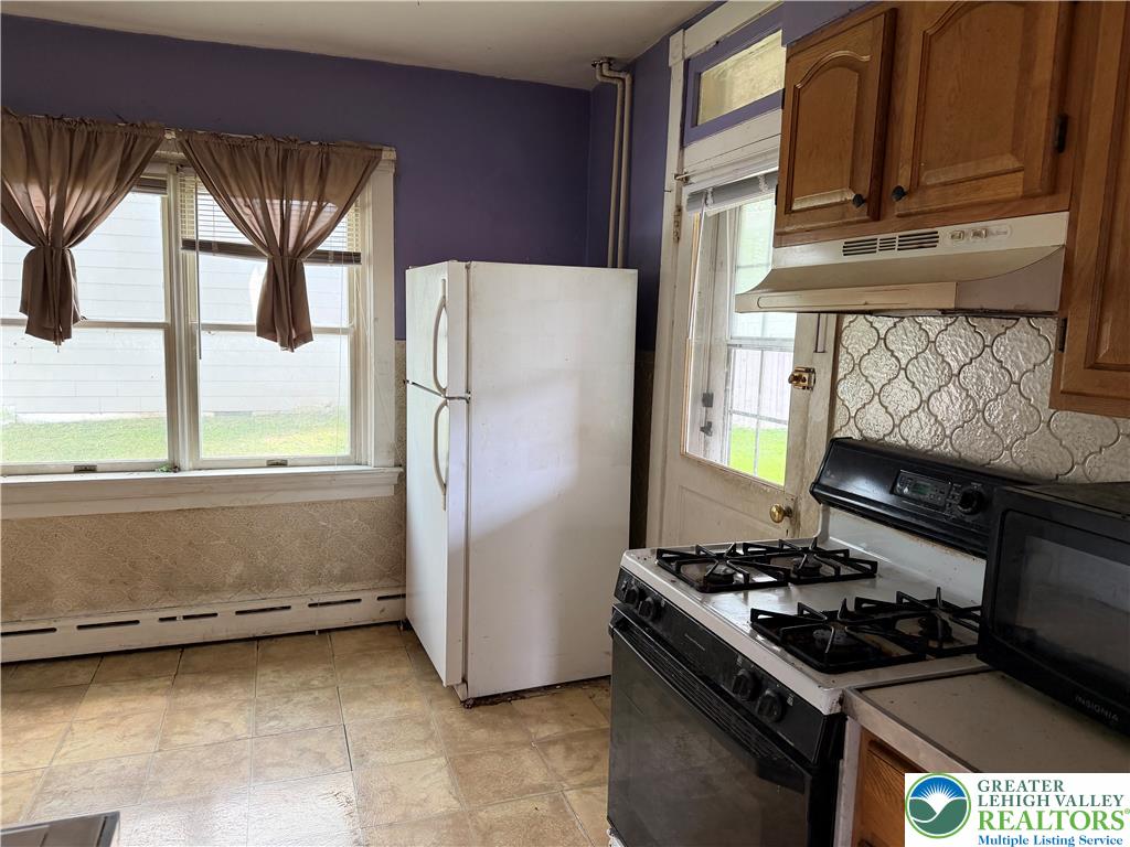 144 Front Street Property Photo 7