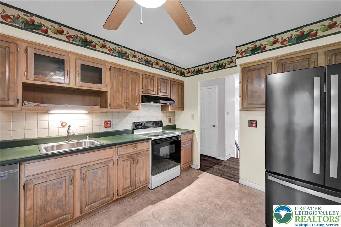 2900 Thompson Road Property Photo 12