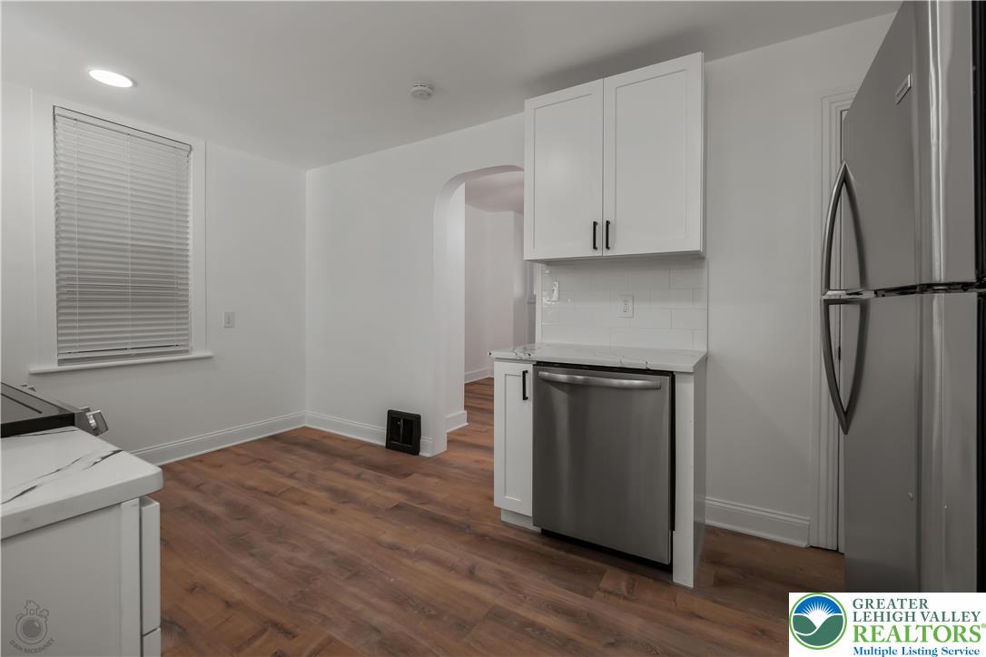 716 North New Property Photo 5