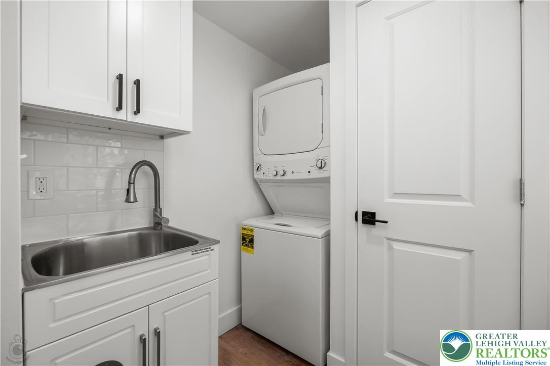716 North New Property Photo 17