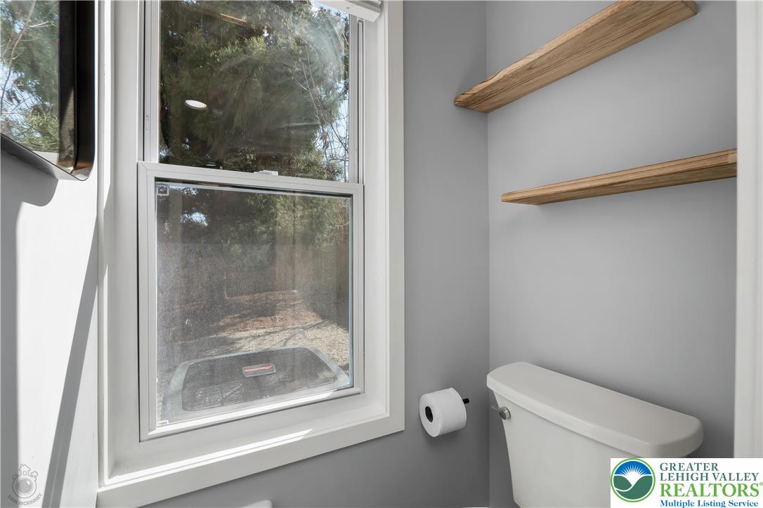 716 North New Property Photo 18