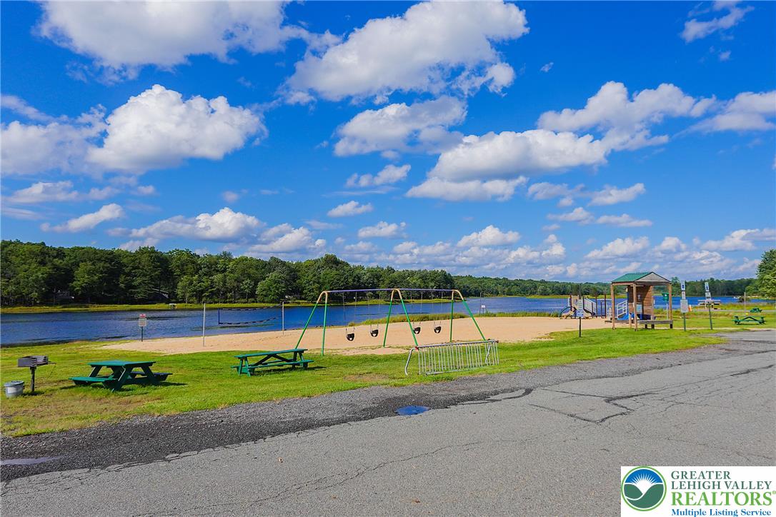 Yana Lane Property Photo 9