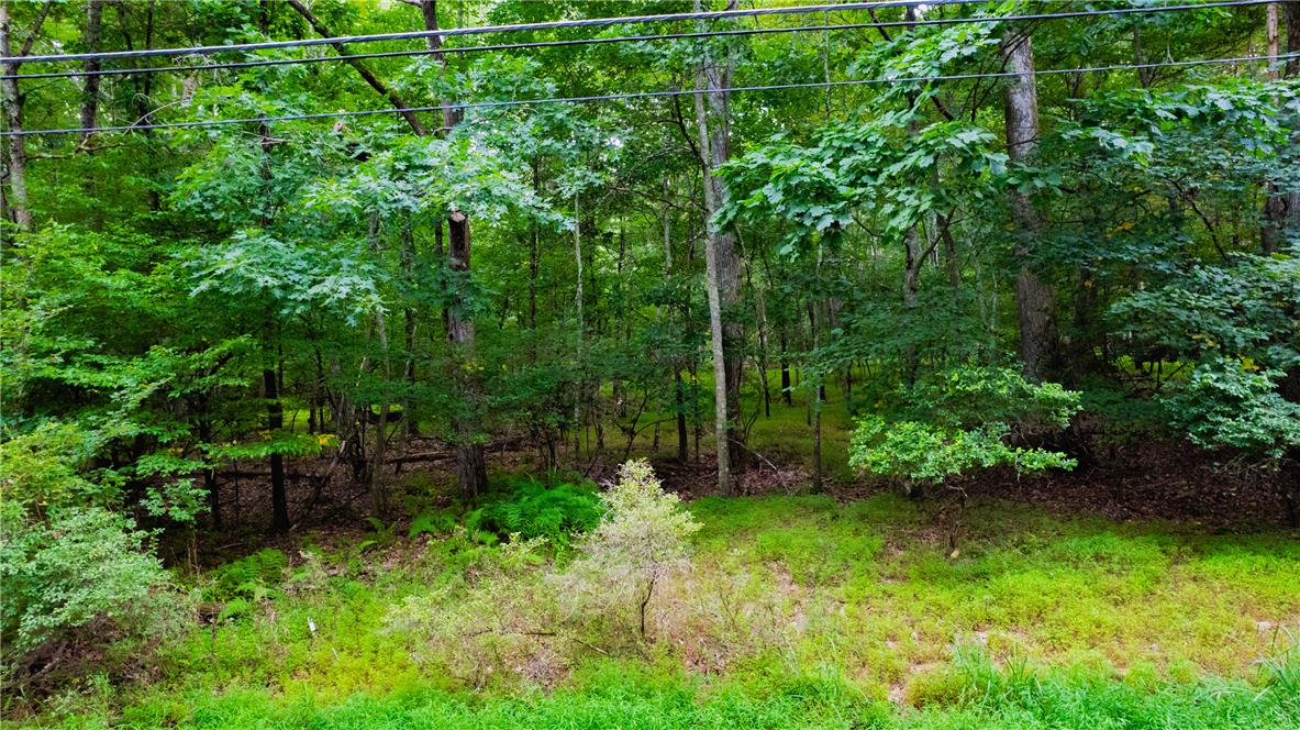 Club House Drive 685 Property Photo 2