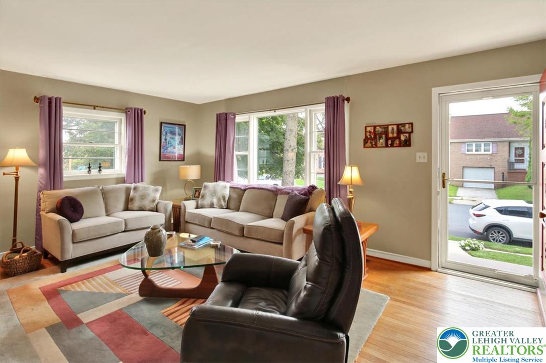 305 Marshall Drive Property Photo 11