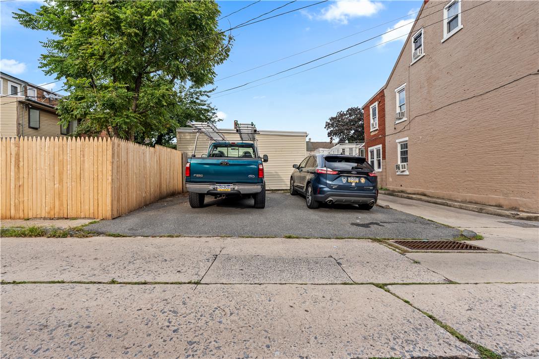 1022 West Chew Street Property Photo 19