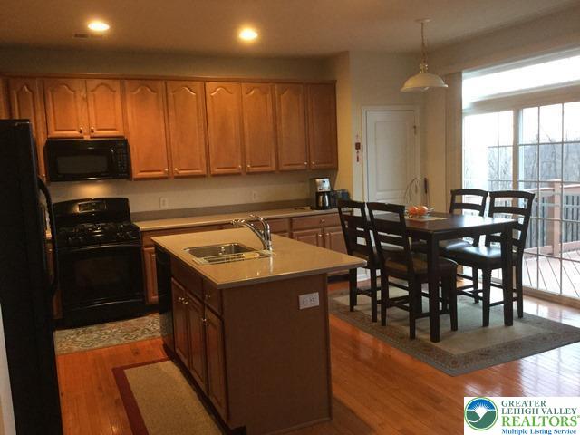 5279 High Vista Property Photo 5
