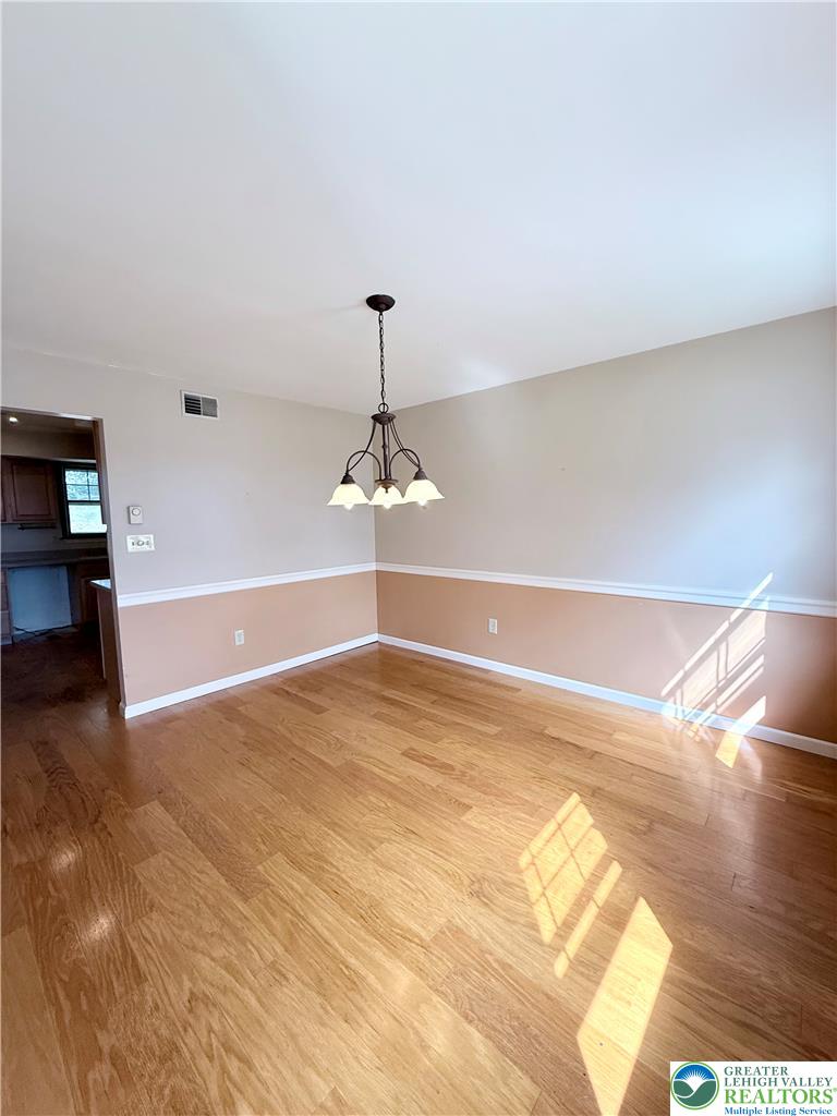 13 Pershing Boulevard Property Photo 16