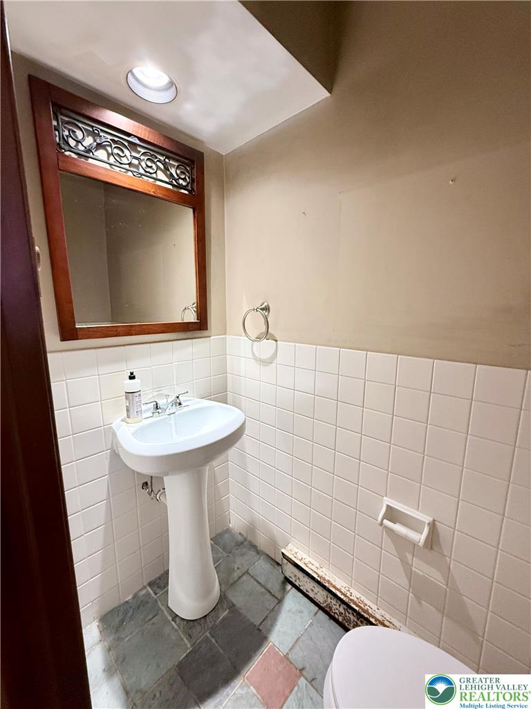 13 Pershing Boulevard Property Photo 19