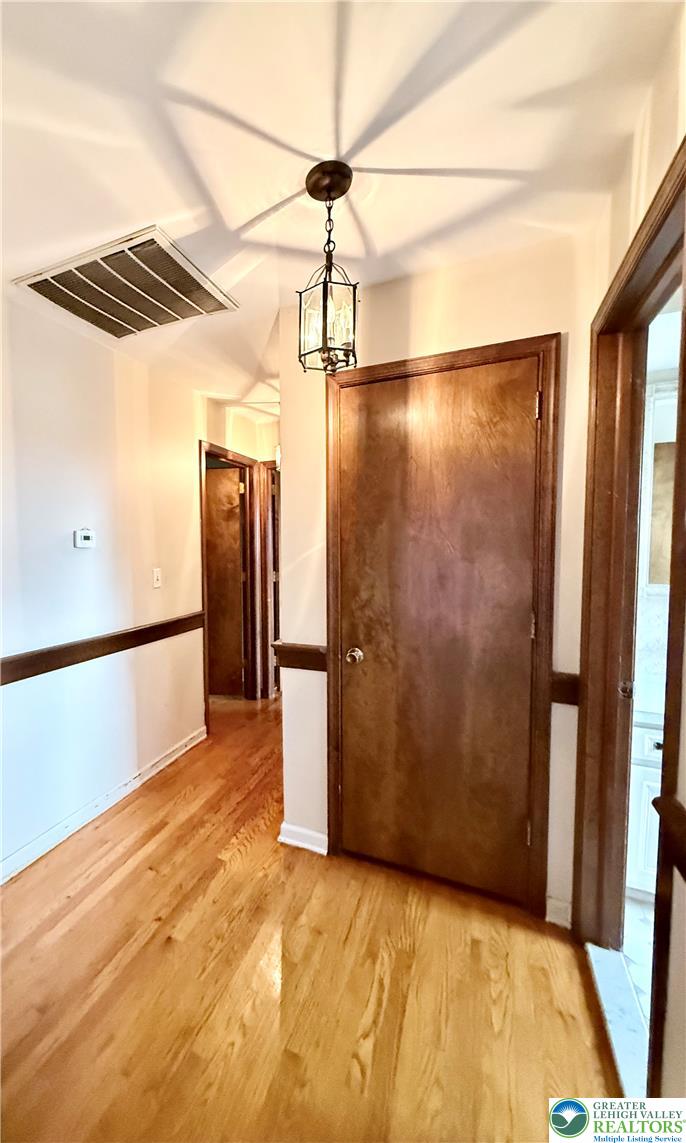 13 Pershing Boulevard Property Photo 20