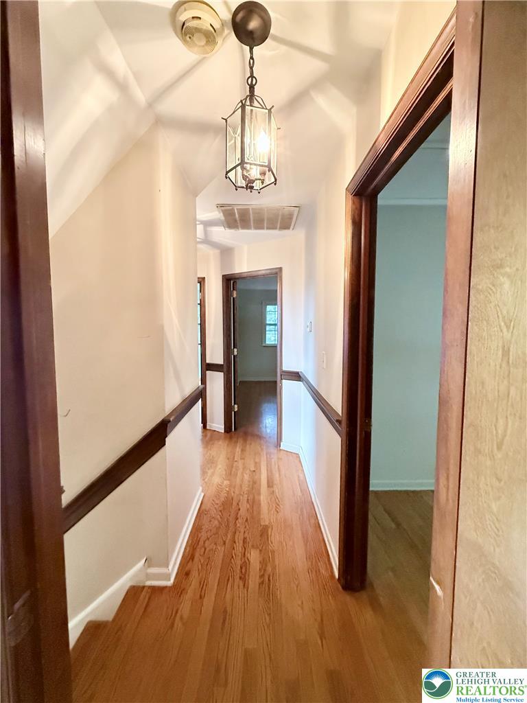13 Pershing Boulevard Property Photo 24