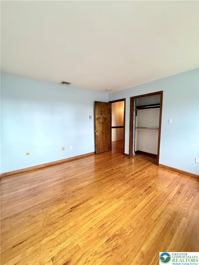 13 Pershing Boulevard Property Photo 26