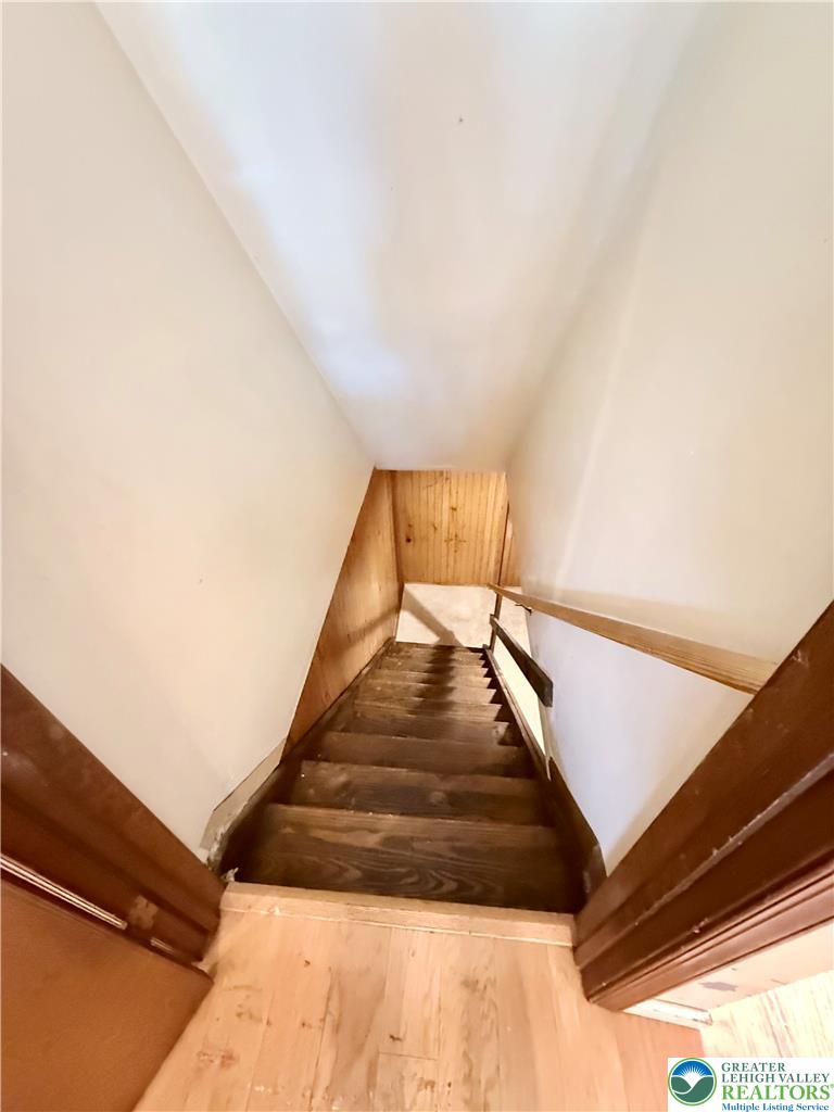 13 Pershing Boulevard Property Photo 36