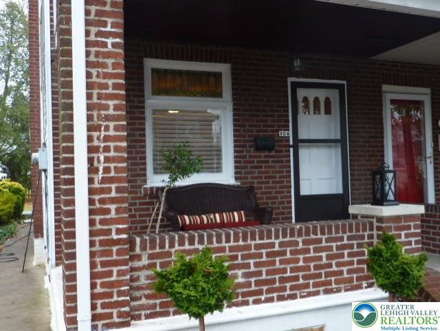 324 East Laurel Street Property Photo 3