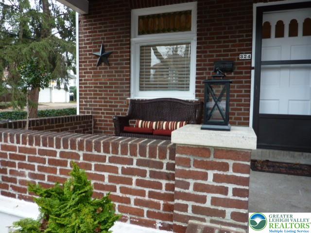 324 East Laurel Street Property Photo 4