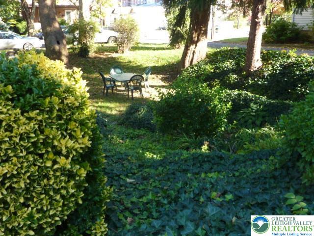 324 East Laurel Street Property Photo 23
