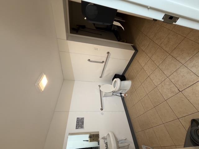 2125 Union Blvd Property Photo 11