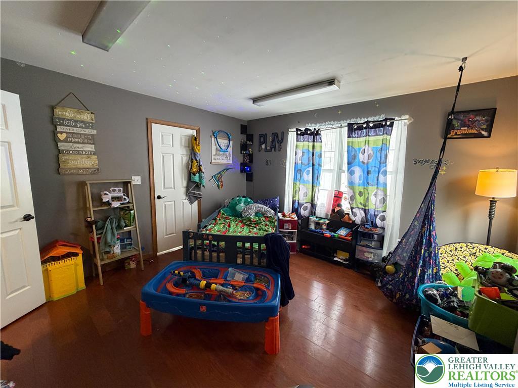 303 East Mountain Top Road Property Photo 16