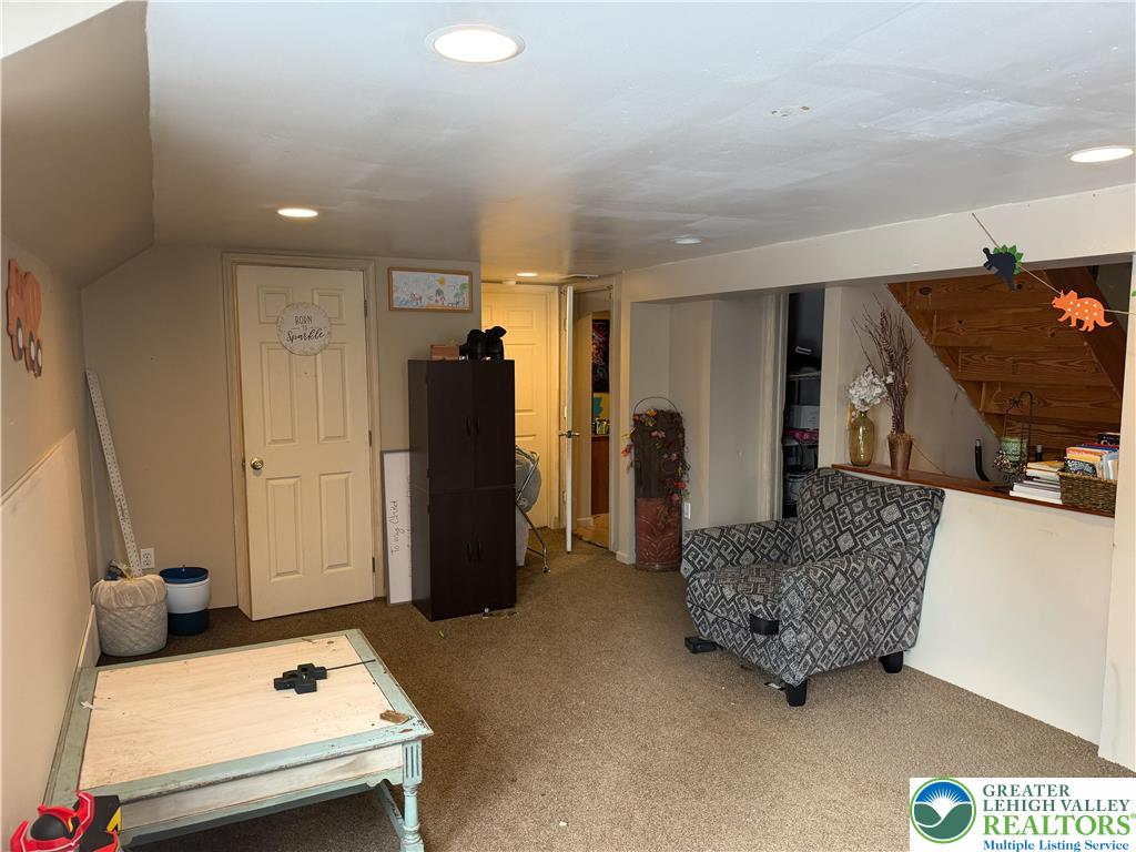 303 East Mountain Top Road Property Photo 26