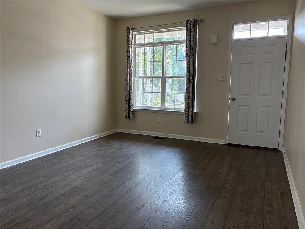 948 King Way Property Photo 2