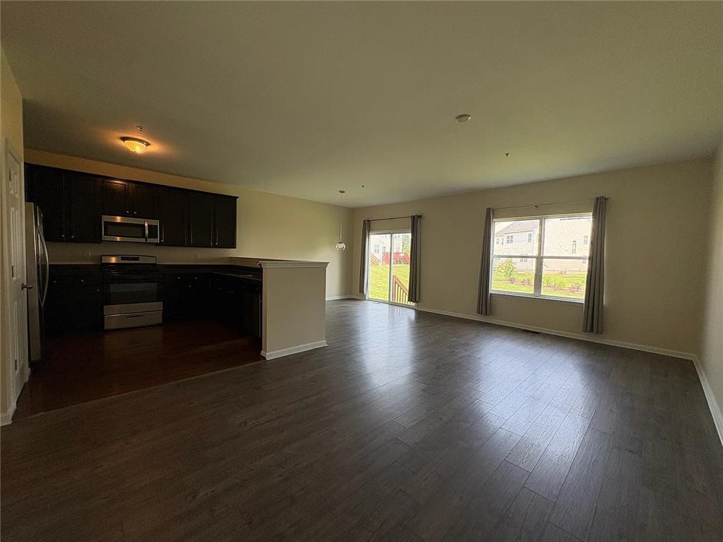 948 King Way Property Photo 8