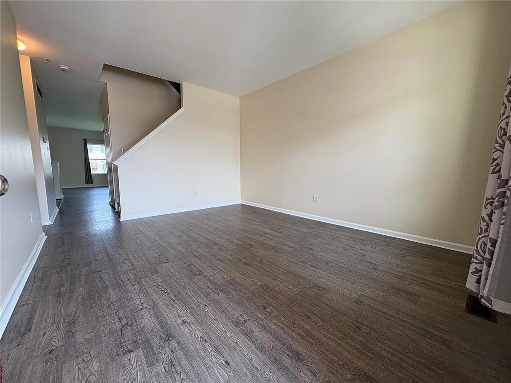 948 King Way Property Photo 9