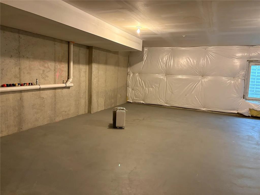 948 King Way Property Photo 13