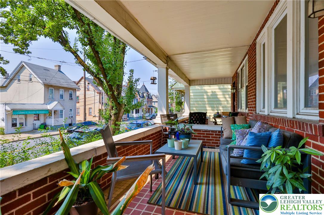 54 West Goepp Street Property Photo 3
