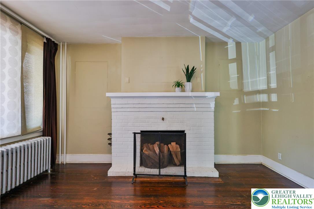 54 West Goepp Street Property Photo 7