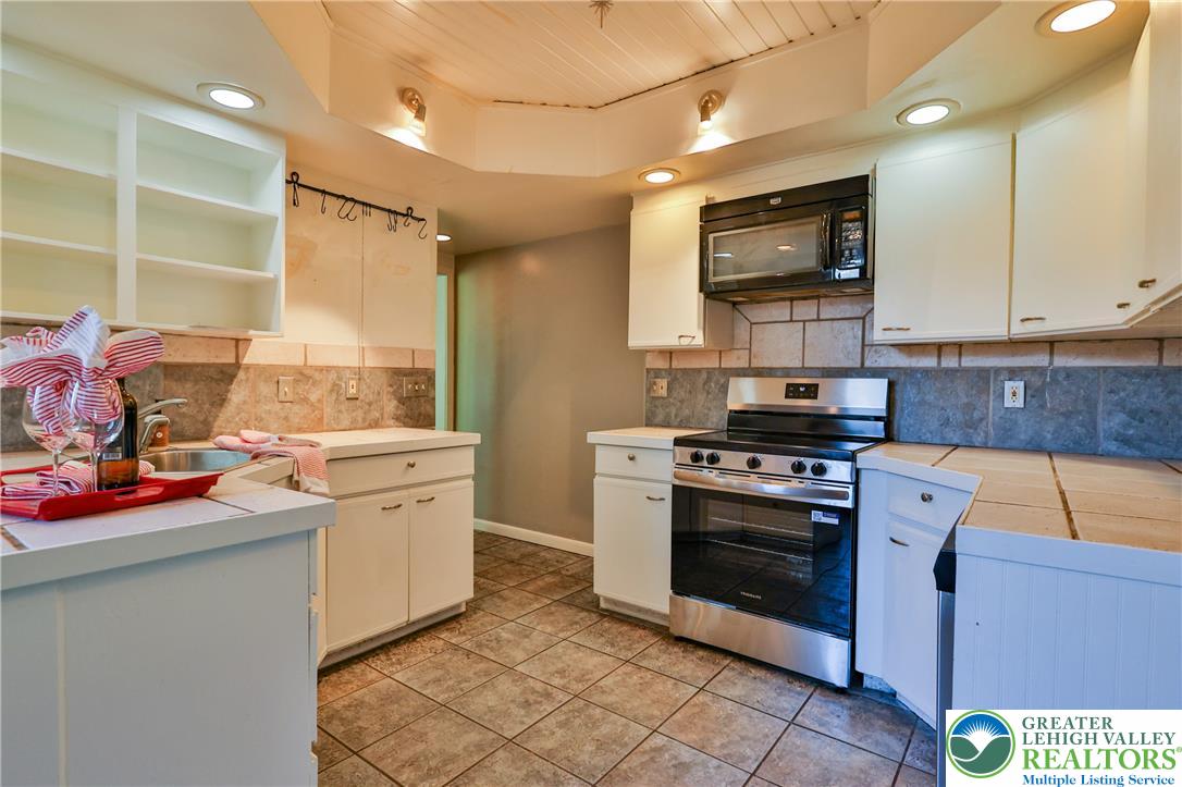 54 West Goepp Street Property Photo 14
