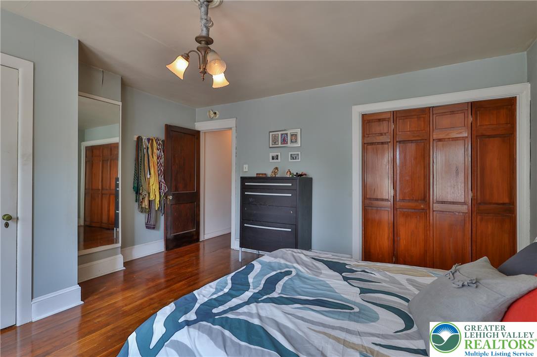 54 West Goepp Street Property Photo 17