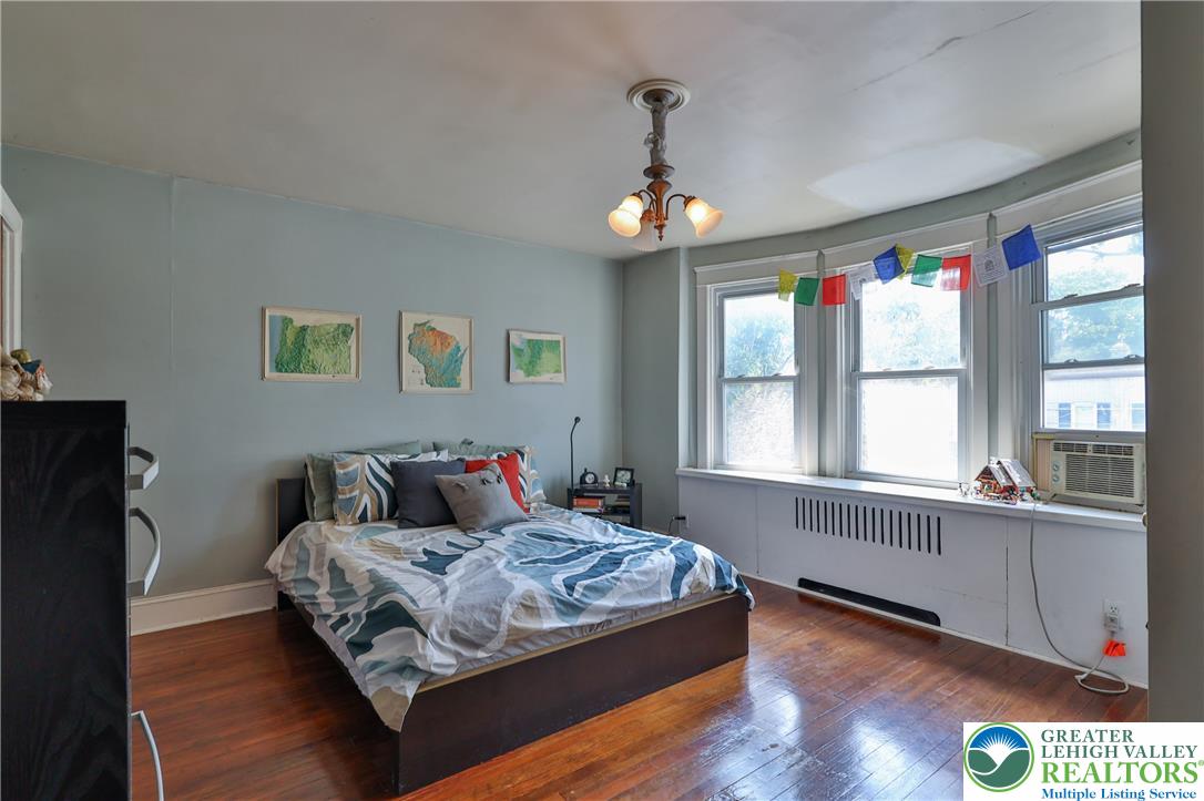 54 West Goepp Street Property Photo 18