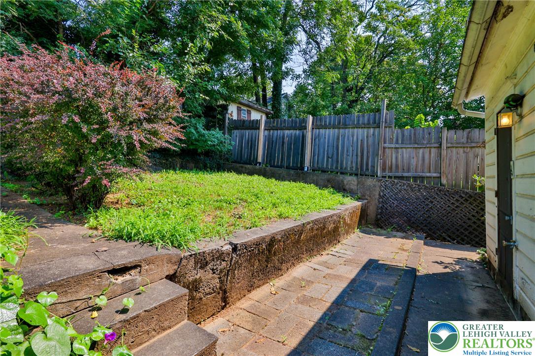 54 West Goepp Street Property Photo 26