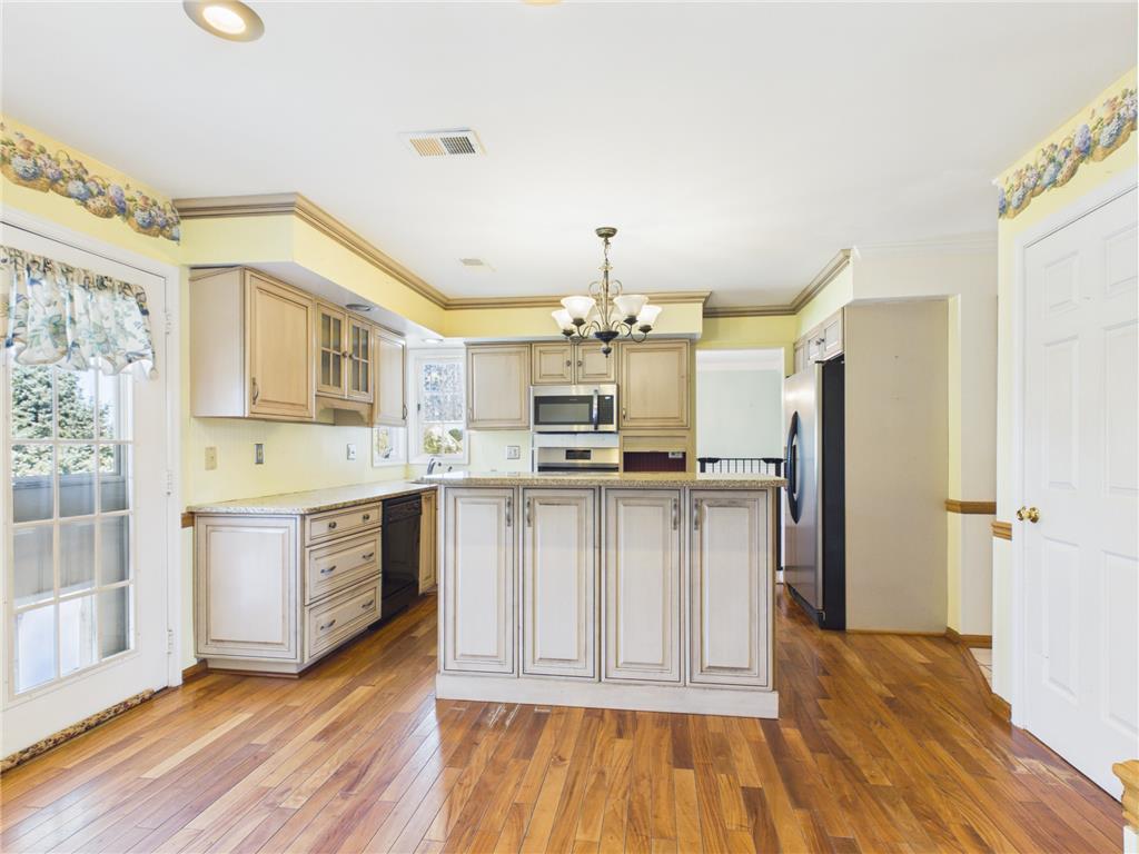 905 Cornwallis Drive Property Photo 10