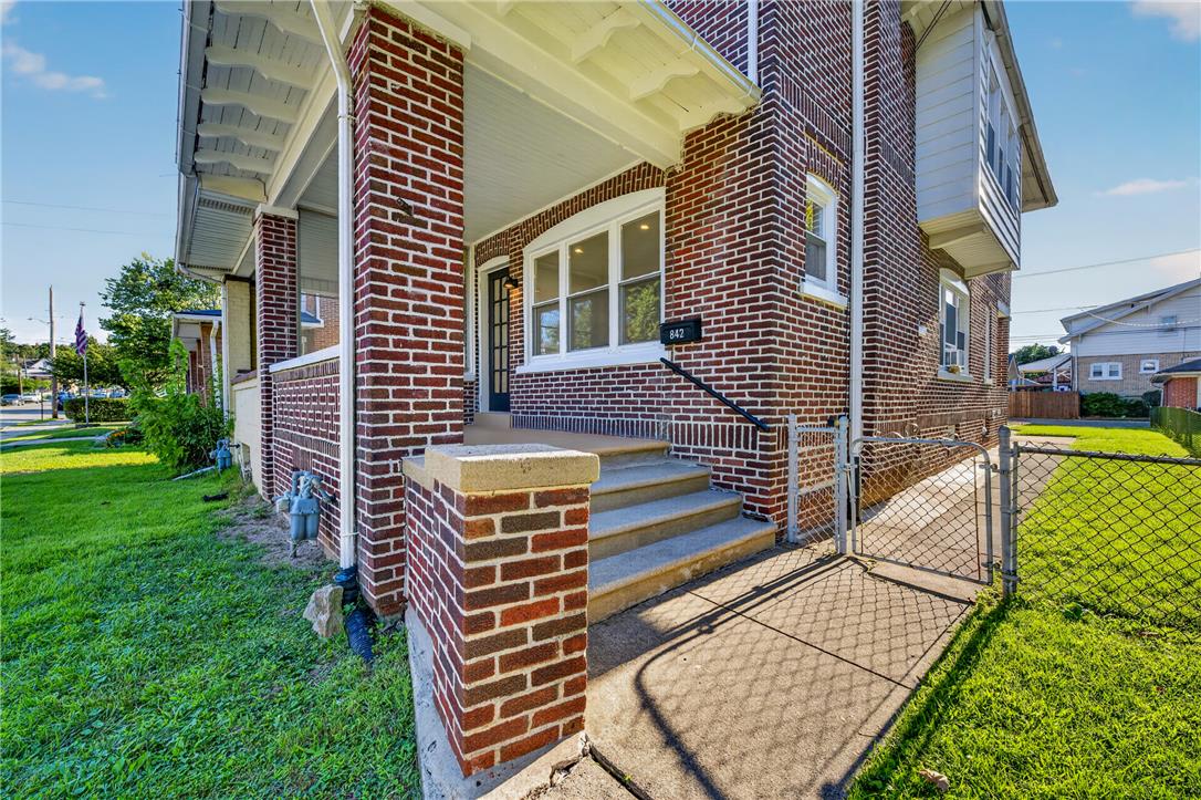 842 Sherman Street Property Photo 5