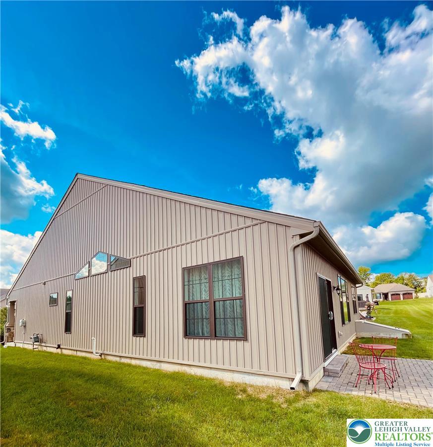 4147 Bluesky Place Property Photo 6