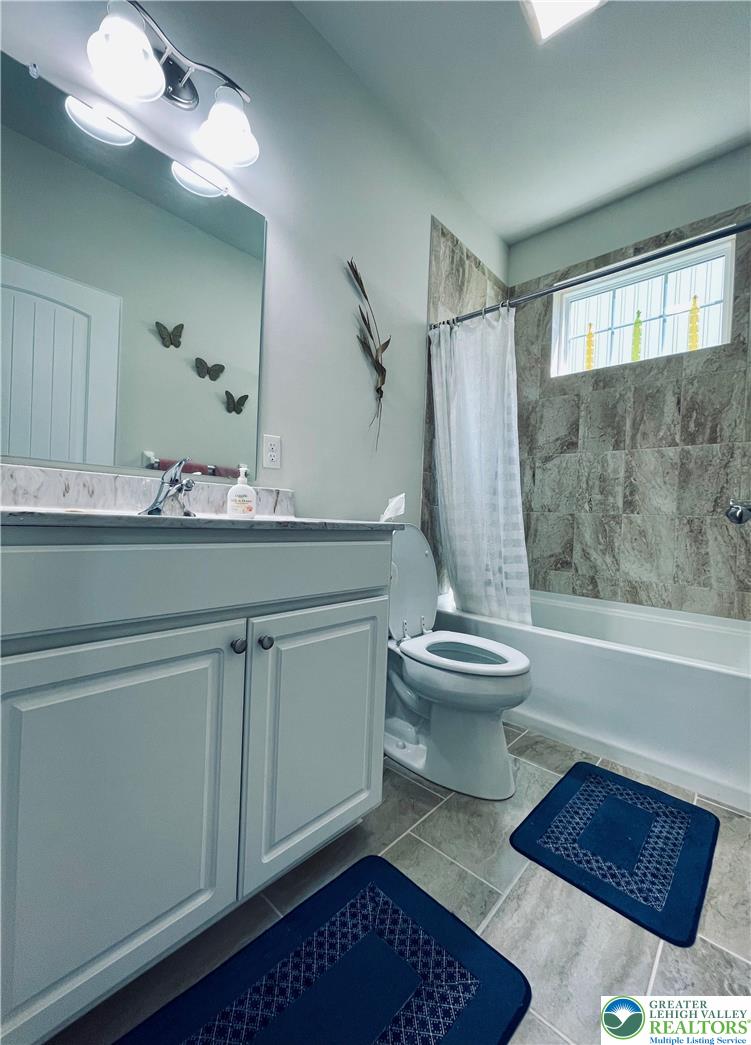 4147 Bluesky Place Property Photo 44