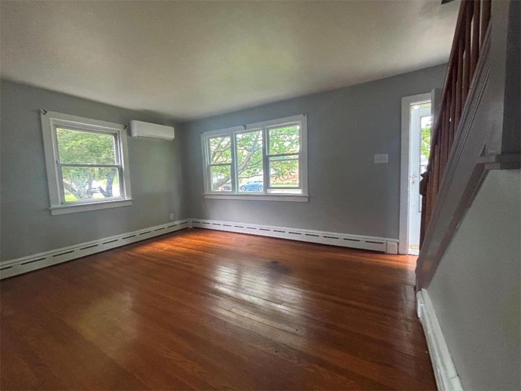 221 South New Street Property Photo 3