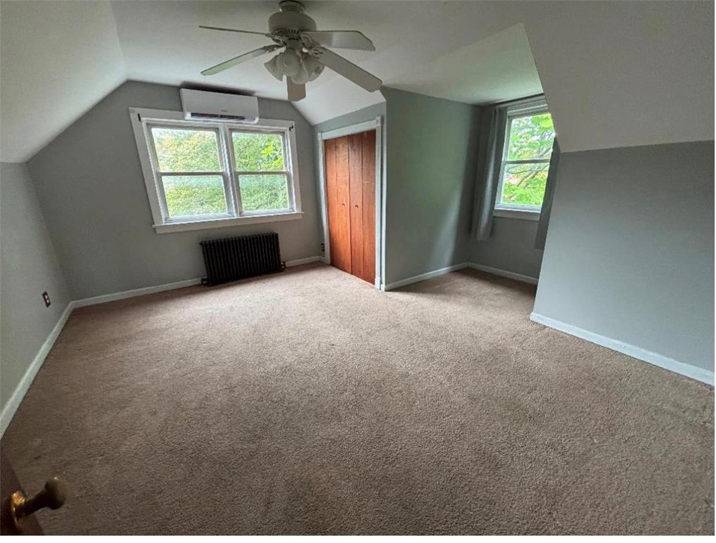 221 South New Street Property Photo 6