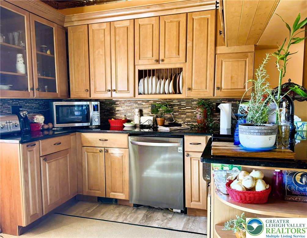 306 East White Street Property Photo 15