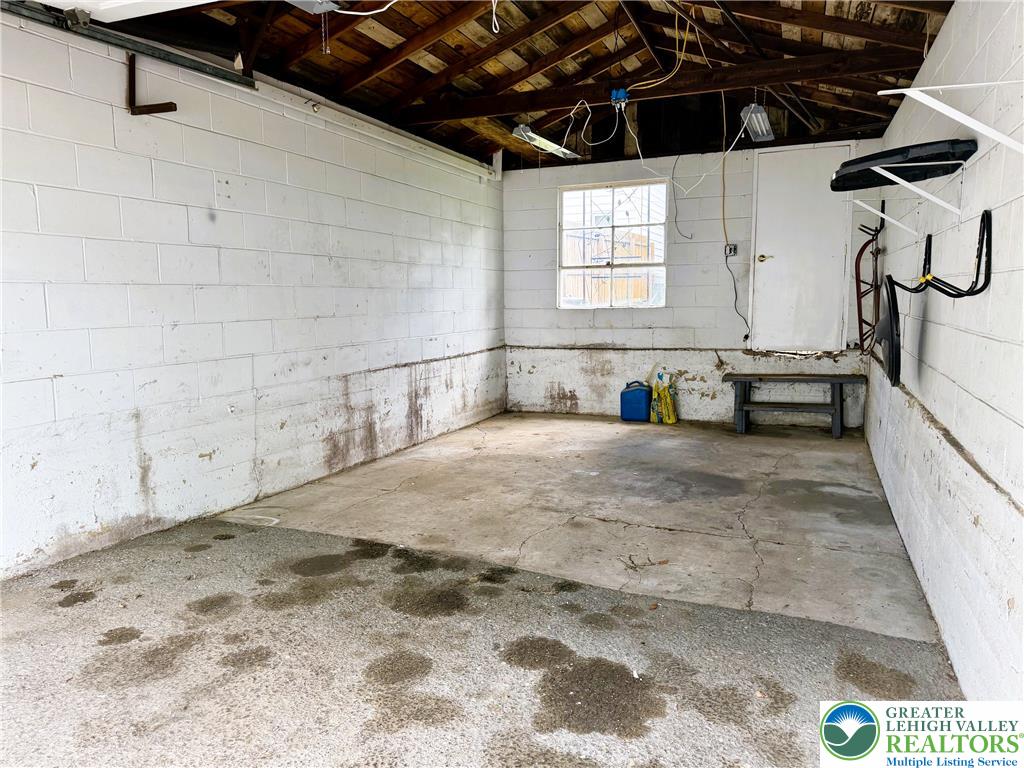 306 East White Street Property Photo 54